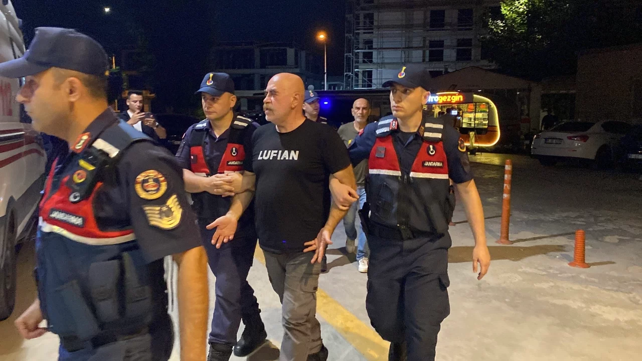 Bursa'daki uyuşturucu operasyonunda yönetmen Ezel Akay ve kardeşi gözaltına alındı