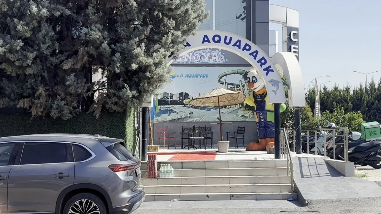 Bursa'da aquaparkta dehşet! 16 yaşındaki çocuk işçi 10 metreden düştü
