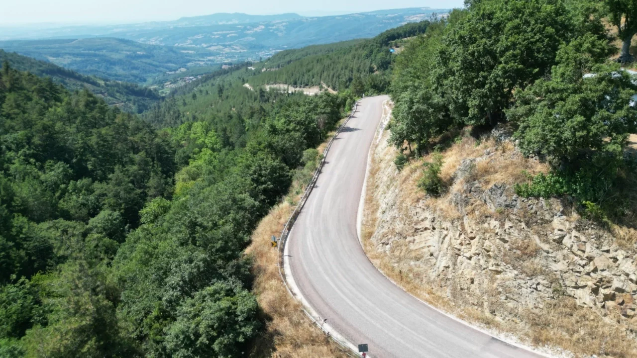 Bursa Büyükşehir Mustafakemalpaşa'da yolları yeniliyor