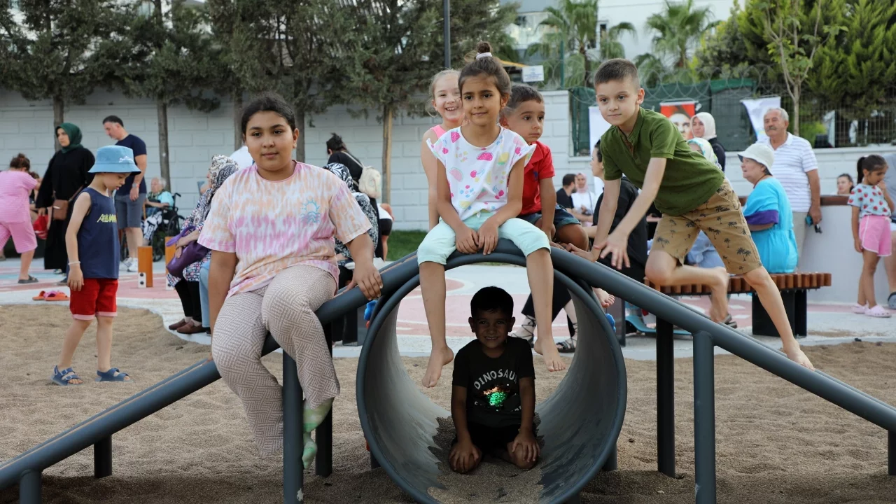 Mudanya'da çocuk parkları yenileniyor
