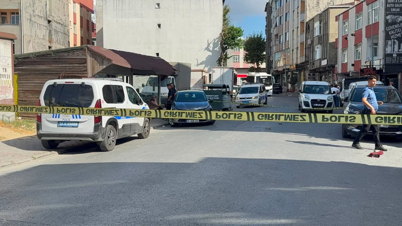 İstanbul'da kanlı pusu: 2 kişi silahla vuruldu
