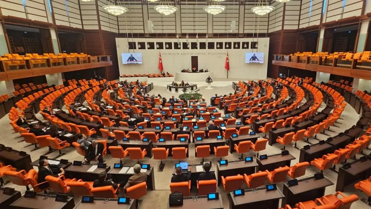 'KKTC' önergesi AK Parti ve MHP'ye takıldı