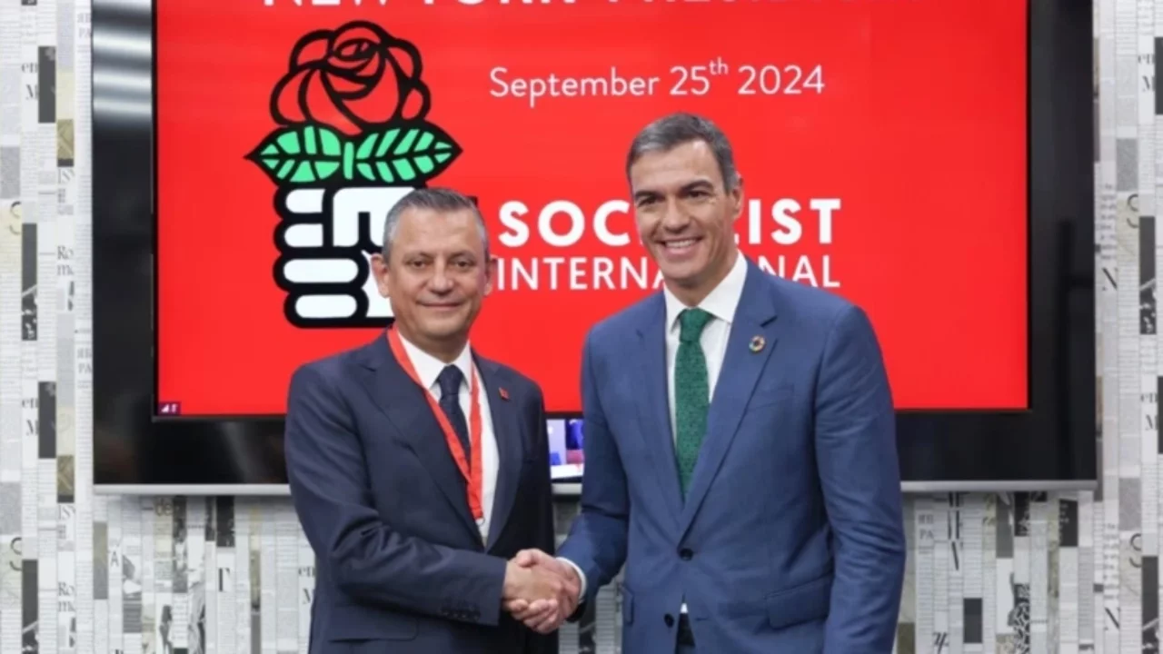 İspanya Başbakanı Pedro Sánchez'den Özgür Özel'e Yeni Parti desteği
