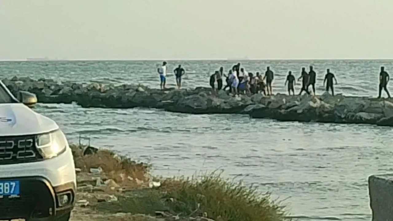 Denizde boğulma tehlikesi geçiren çocuk hayatını kaybetti