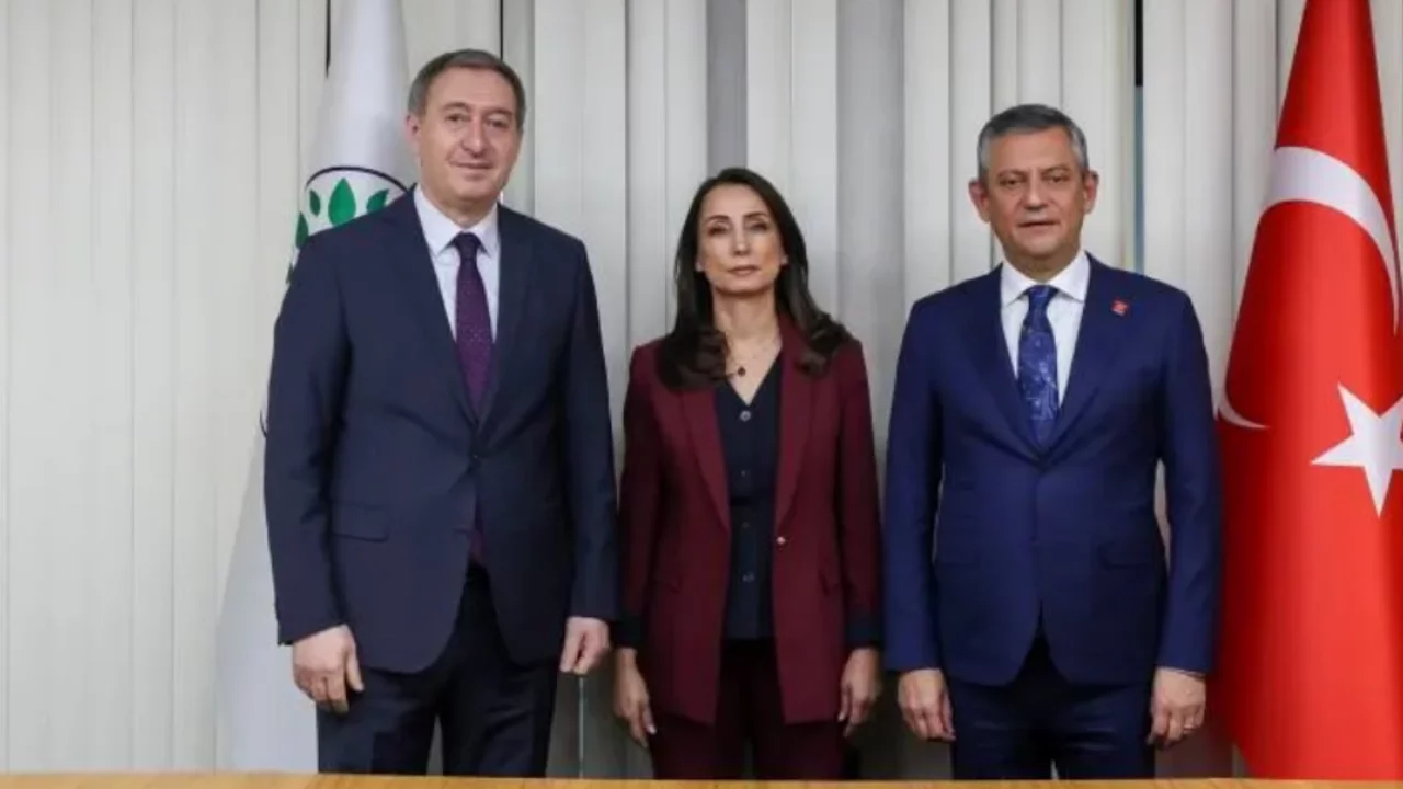 DEM Parti Eş Genel Başkanları Özgür Özel'i telefonla arayarak tebrik etti