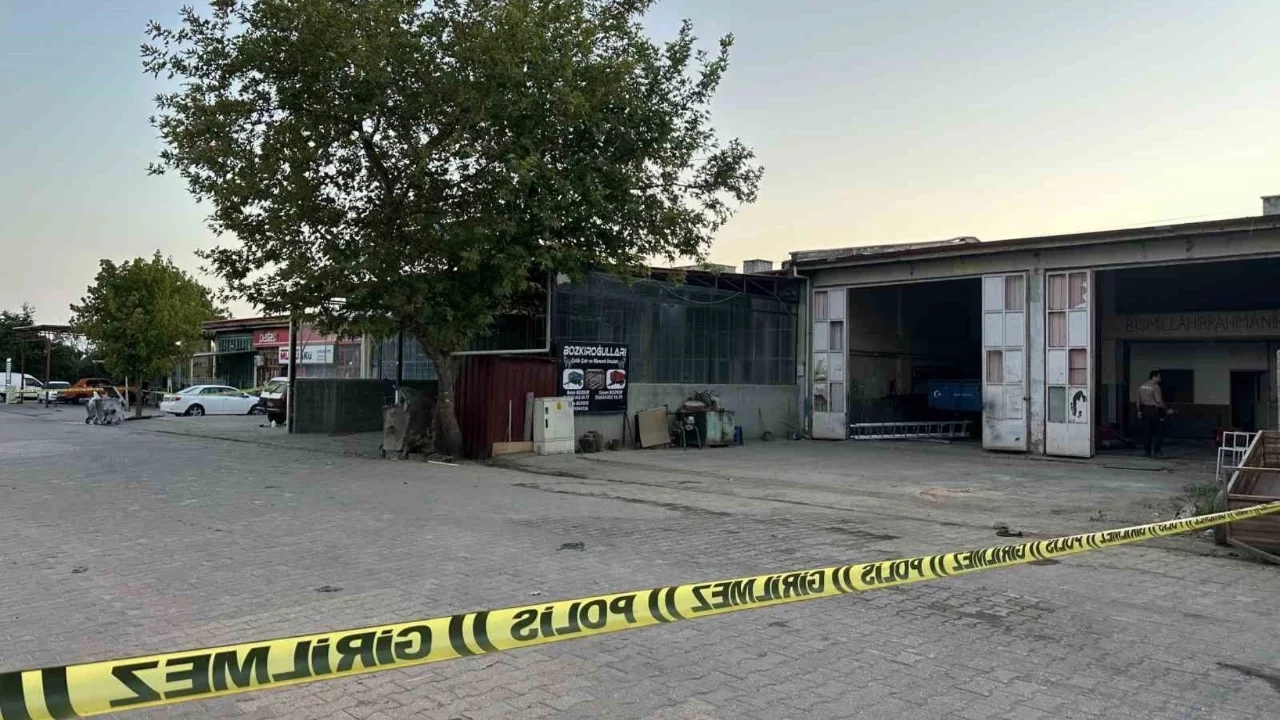 İki esnaf arasındaki tartışma silahlı kavgaya dönüştü: Çok sayıda yaralı