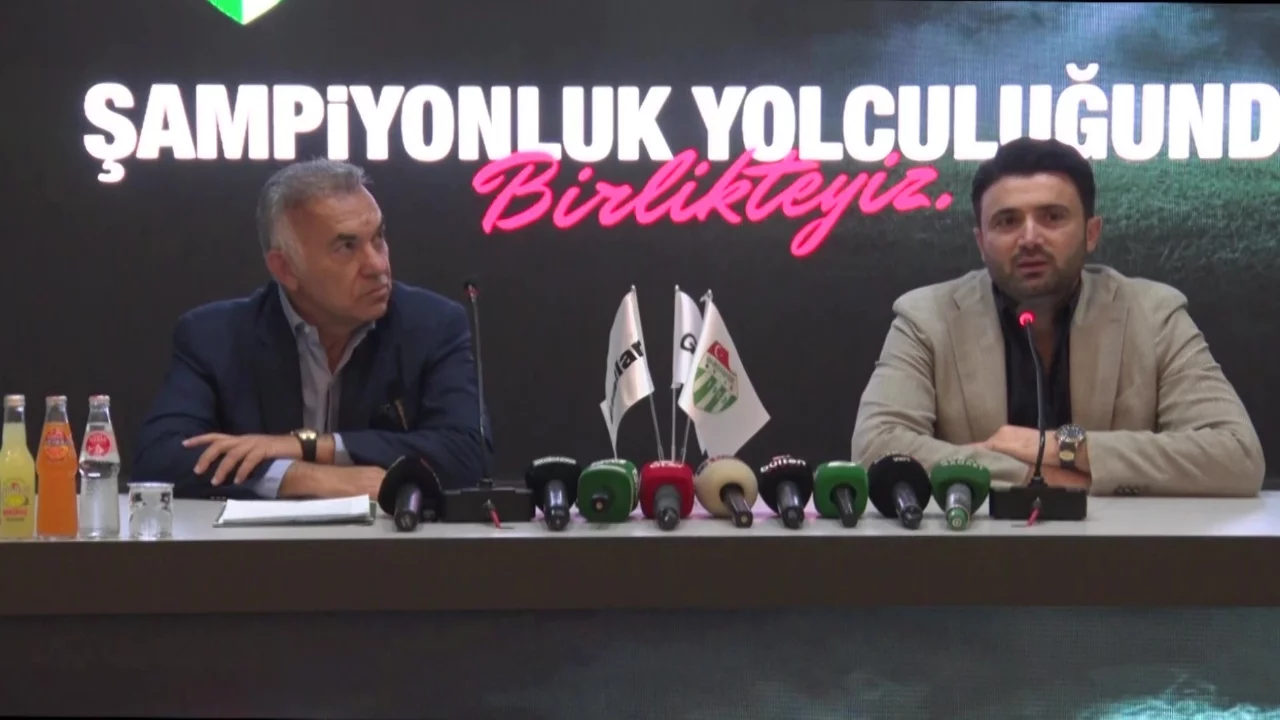 Bursaspor'da yeni sezon ulaşım sponsorluğu imzaları atıldı