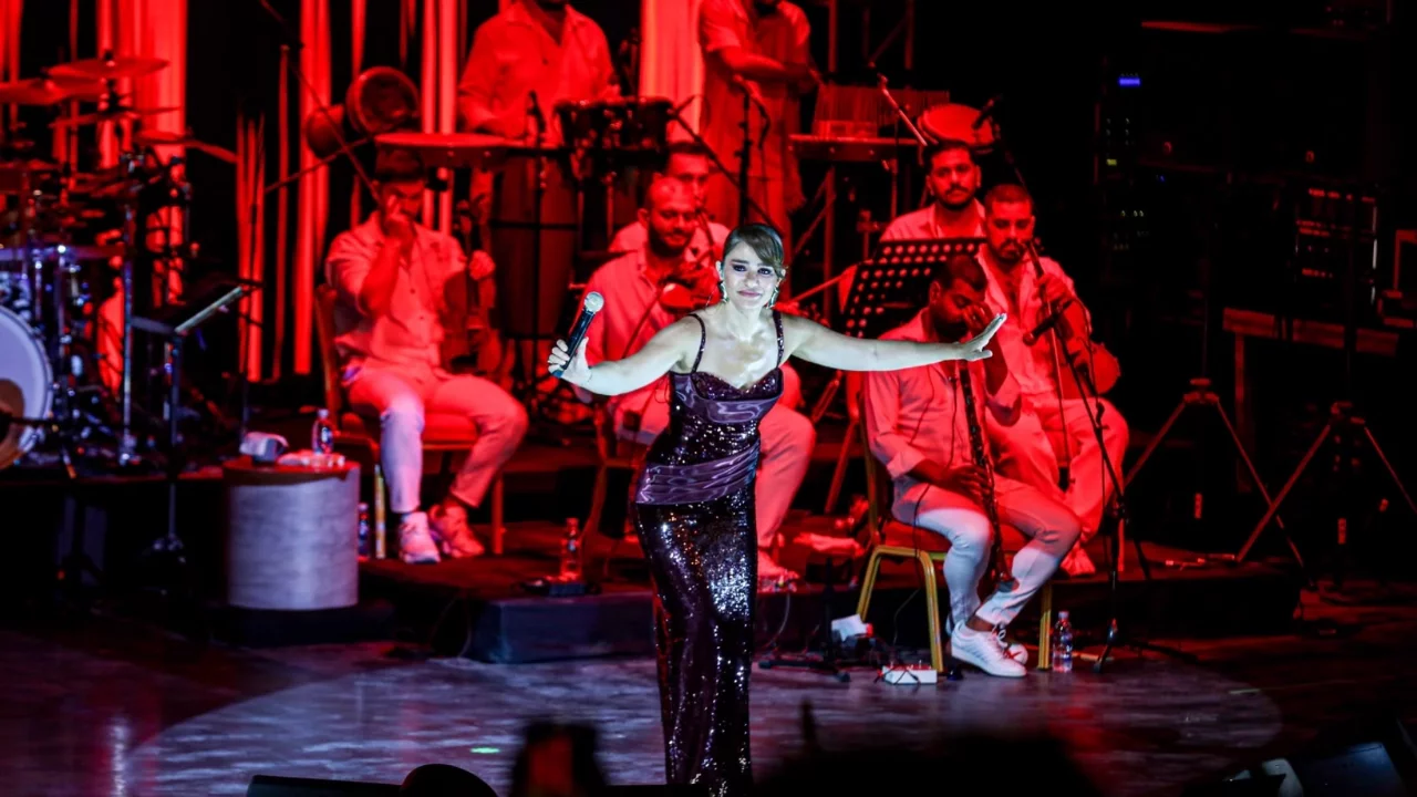 Uluslararası Bursa Festivali'nde Derya Bedavacı rüzgarı