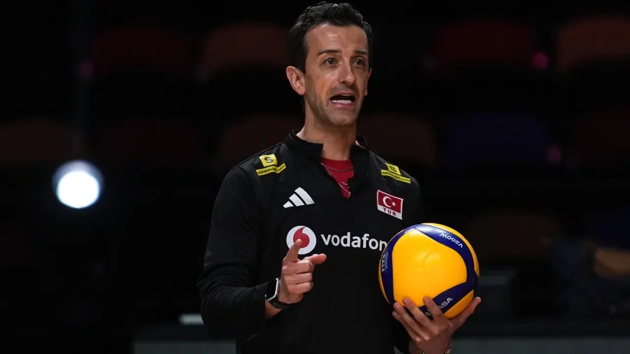 Santarelli'den FIVB Milletler Ligi açıklaması: 'Altın madalyayla dönmek istiyoruz'