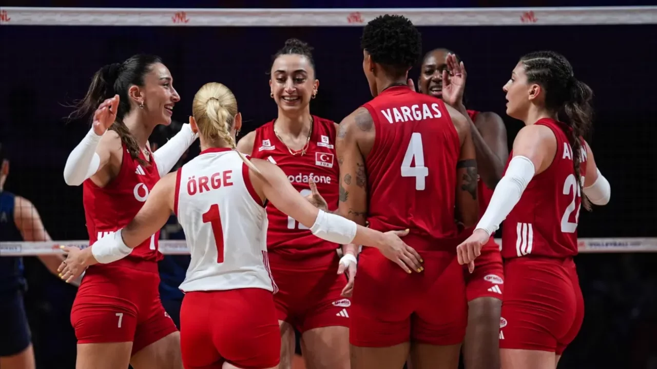Milletler Ligi'nde şampiyon Filenin Sultanları