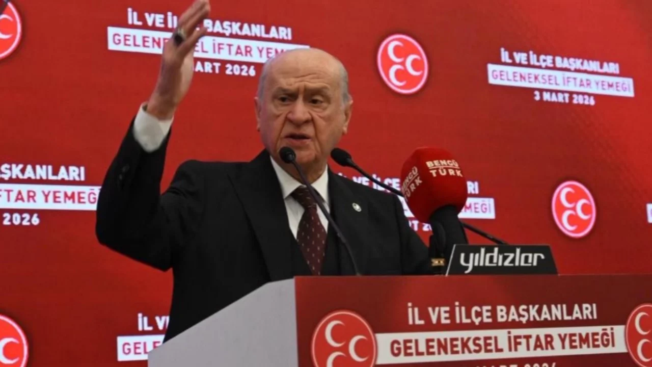 Devlet Bahçeli, A Milli Kadın Voleybol Takımı'nı tebrik etti