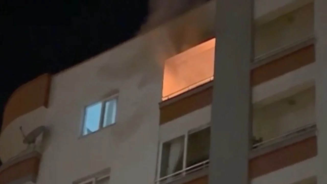 Apartman balkonunda tüp patladı, yangın faciaya dönüşmeden söndürüldü
