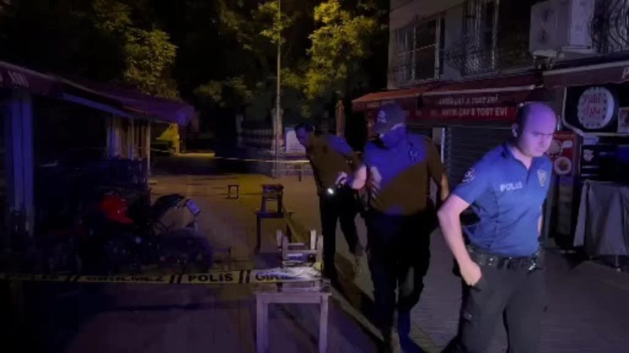 Bursa'nın en işlek sokağındaki eve kurşun yağdırdılar