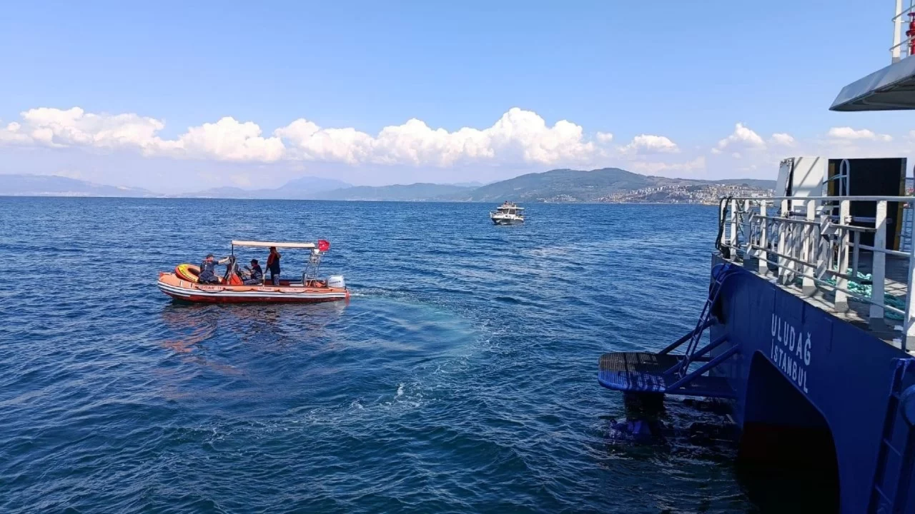 Bursa'da kontrolden çıkan bottaki çocuğu sahil güvenlik ekipleri kurtardı!