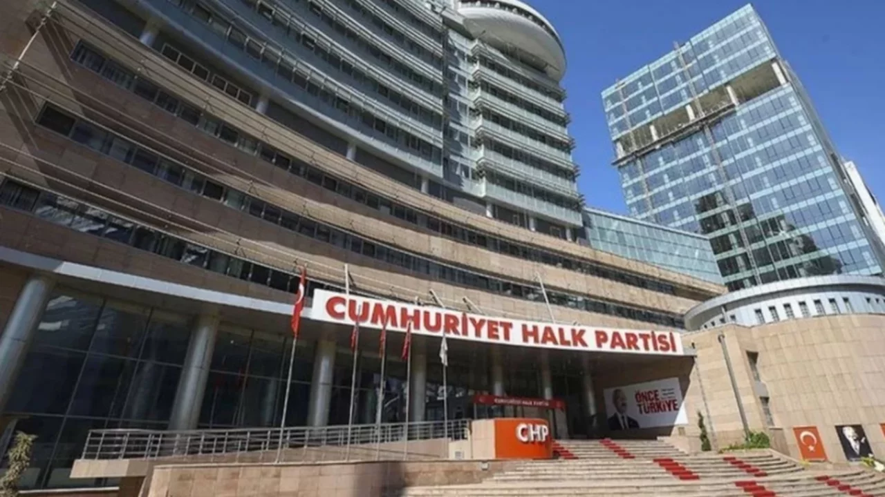 264 eski milletvekili CHP'den istifa etti
