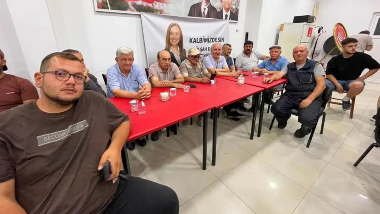CHP Selendi İlçe Teşkilatından 150 kişi istifa etti