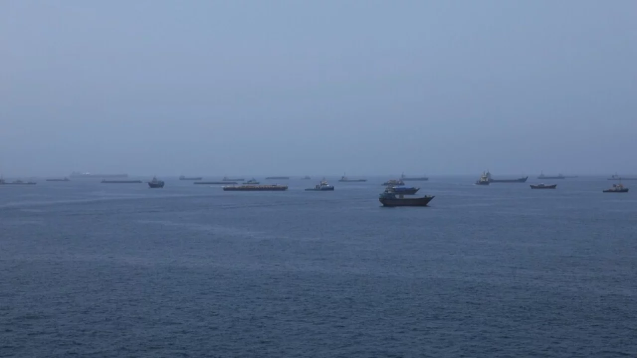 ABD'nin İran'a deniz ablukasında 17 ticari geminin rotası değiştirildi