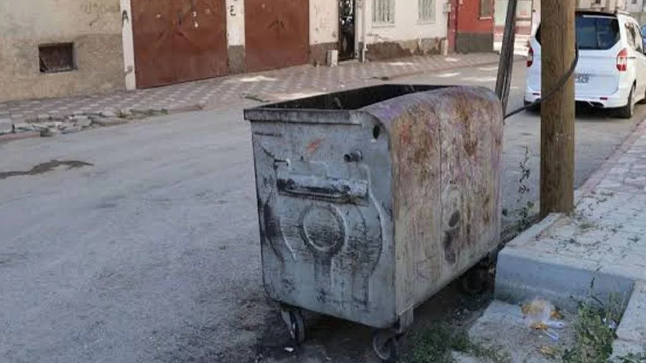 Sakarya'da korkunç iddia: 11 aylık bebek darbedilip konteyner yanına bırakıldı