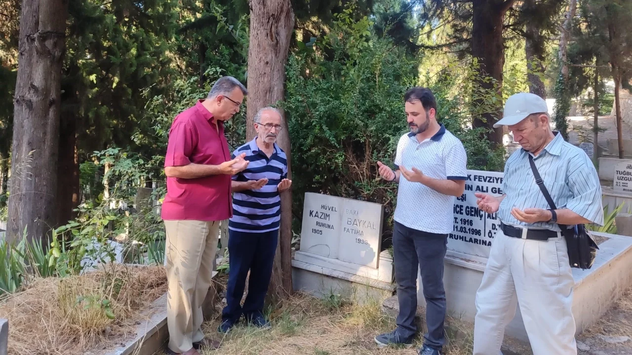 Kazım Baykal vefatının 33.yıl dönümünde Bursa'da mezarı başında anıldı