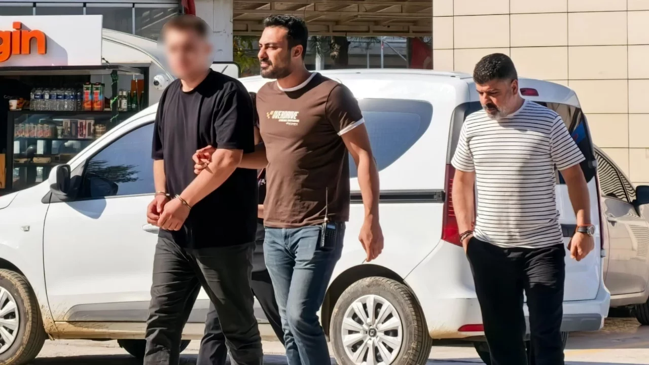 Bursa'da arkadaşını silahla tehdit edip kendi borcunu ödetti