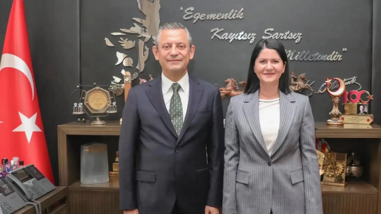 Edirne Belediye Başkanı Gencan, YENİ Parti'ye geçti