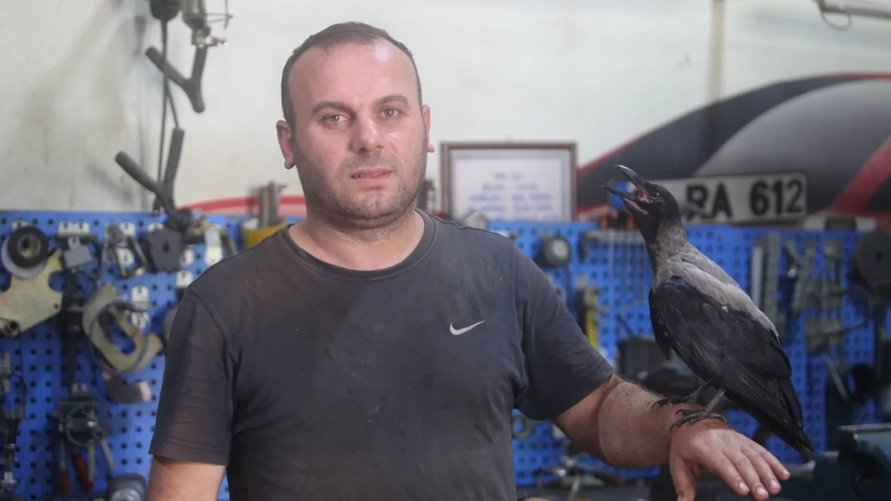 Bursa'da karga ile tamircinin sıra dışı dostluğu
