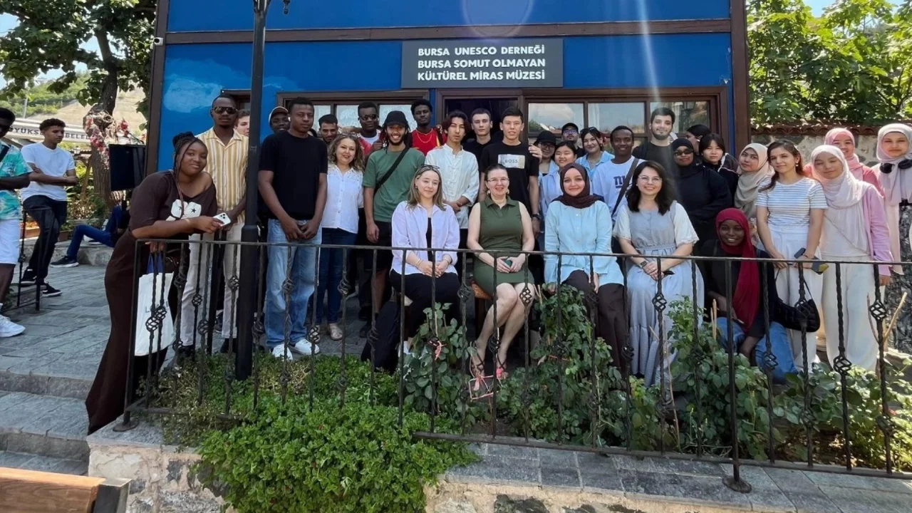 Bursa'nın geleneksel el sanatları uluslararası öğrencilerle dünyaya açılıyor