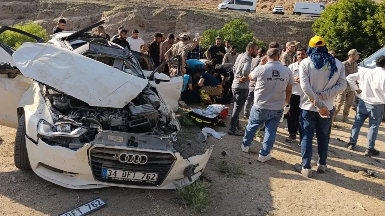 Otomobil şarampole devrildi: 2 ölü, 2 yaralı