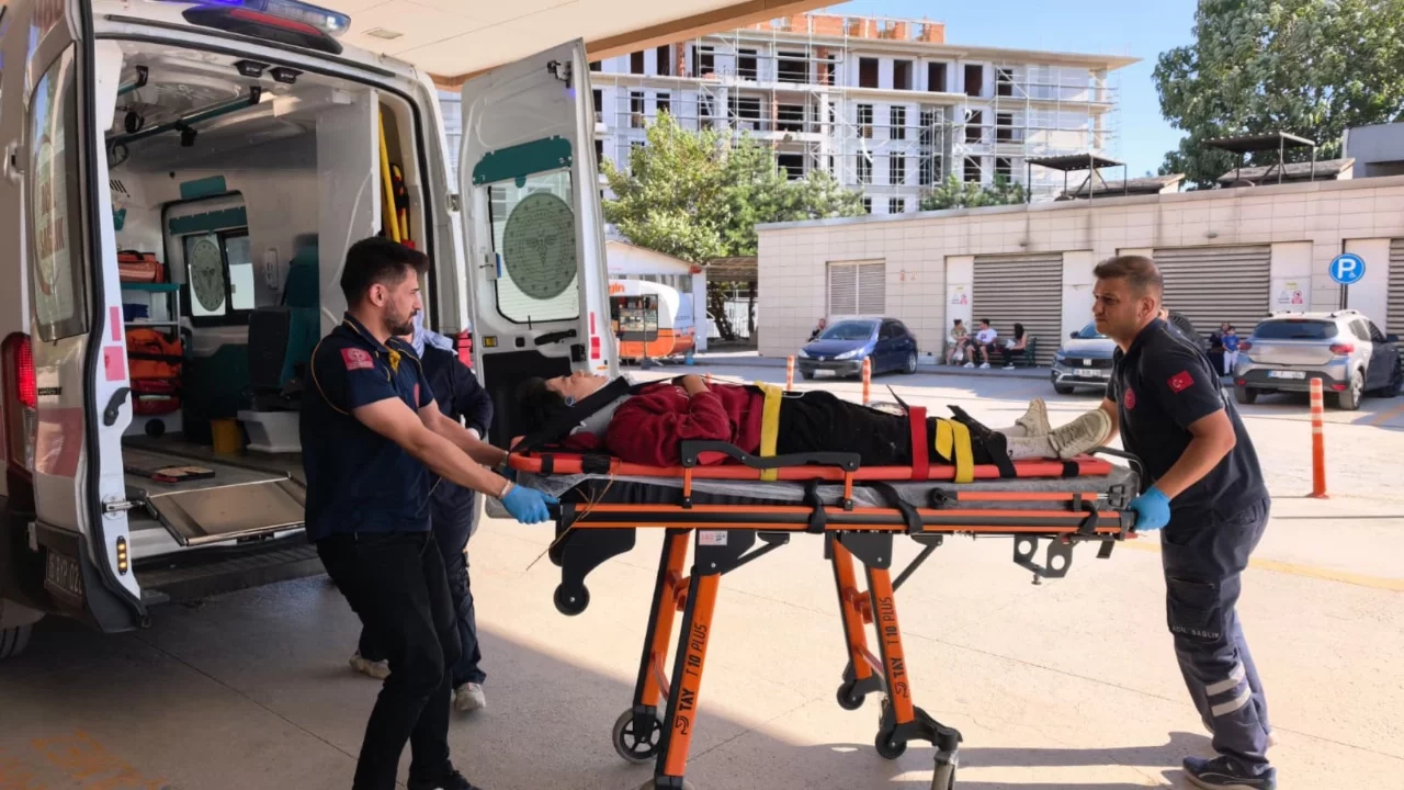 Bursa'da kontrolden çıkan motosiklet dere yatağına uçtu: Sürüsü yaralandı