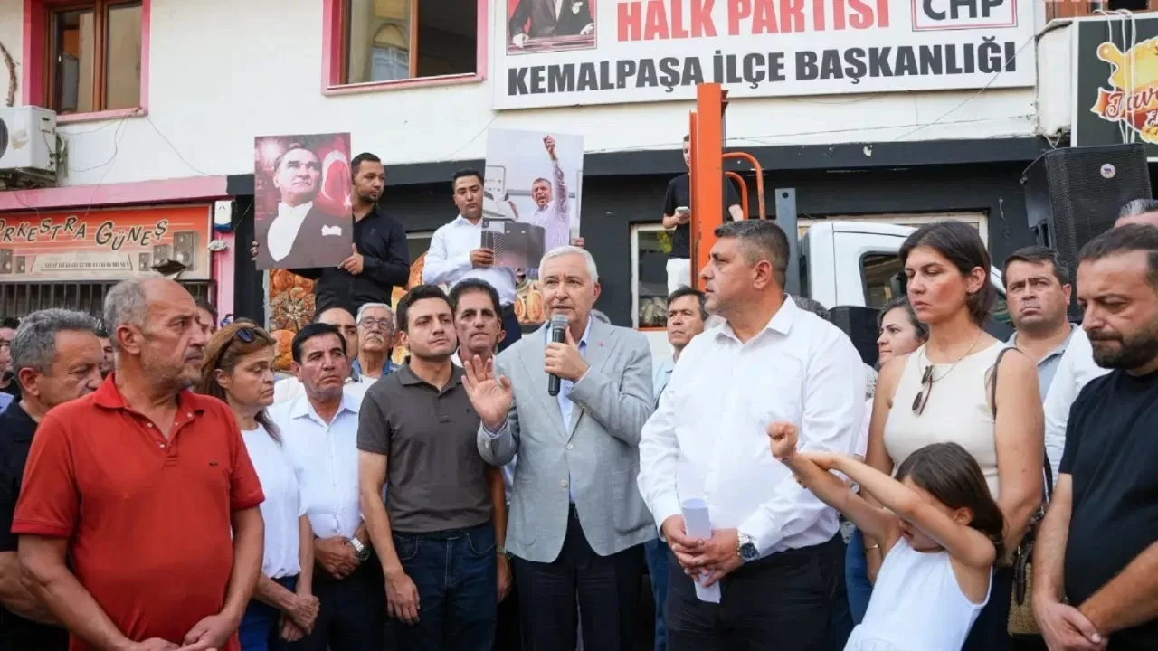 İzmir'de 5 belediye başkanı YENİ Parti'ye geçti