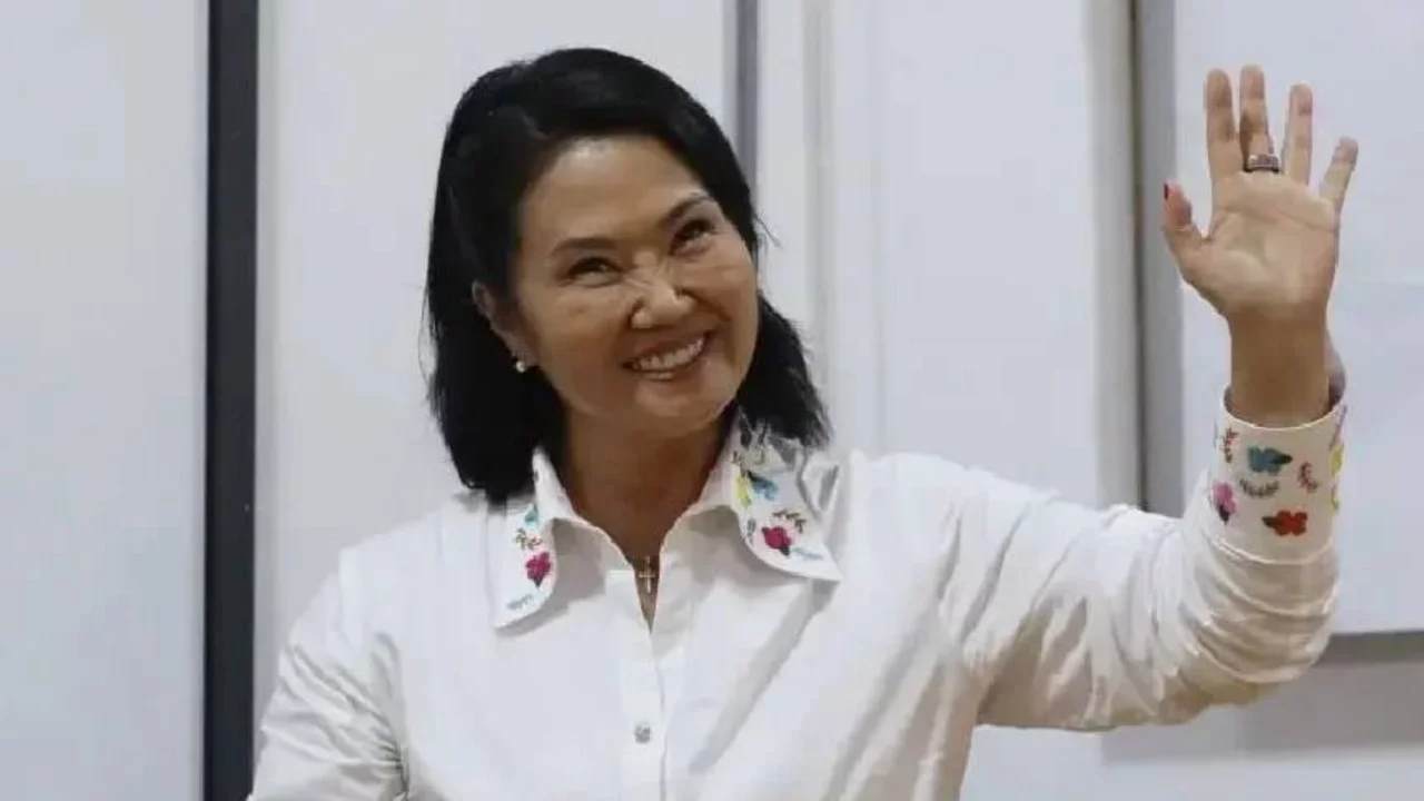 Peru'da devlet başkanlığı seçimini kazanan sağcı Fujimori göreve başladı