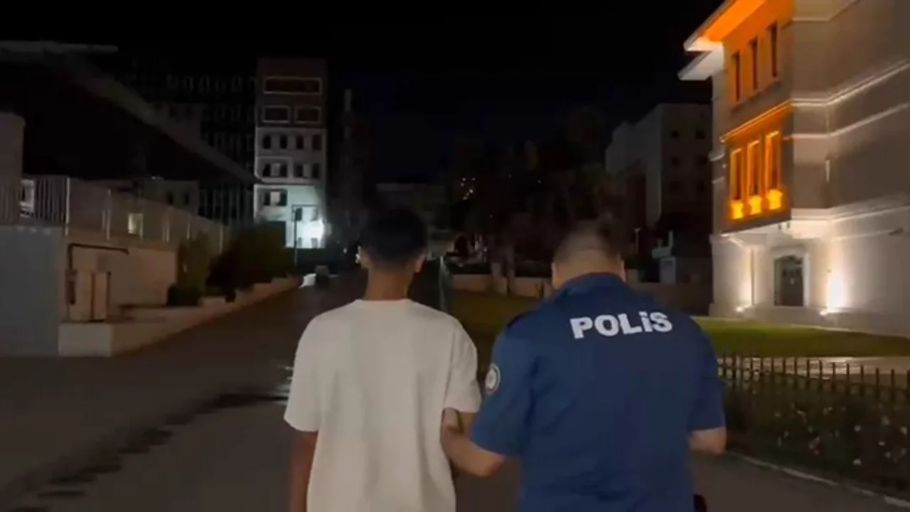 Bursa Çarşamba'da iki grup sokak ortasında birbirine girdi!
