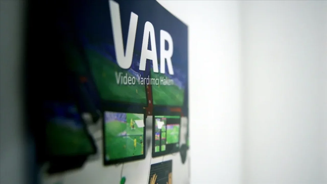 UEFA'dan VAR düzenlemesi