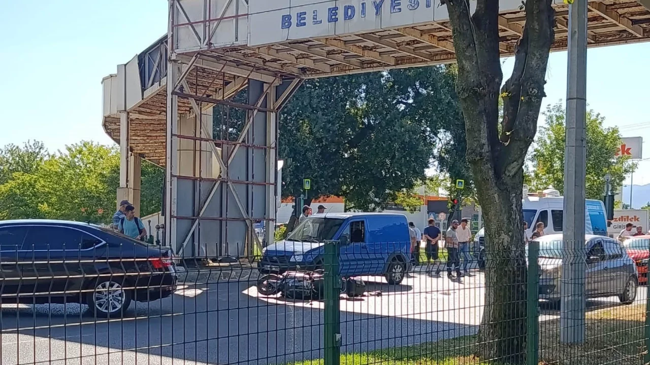 Bursa'da otomobille motosiklet çarpıştı: 1 yaralı