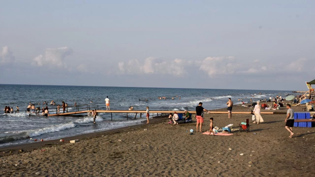 Karadeniz'de 4 ilde denize girmek yasaklandı