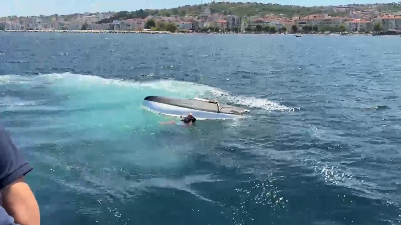 Yelkenli tekne alabora oldu, yaşlı adam kurtarıldı