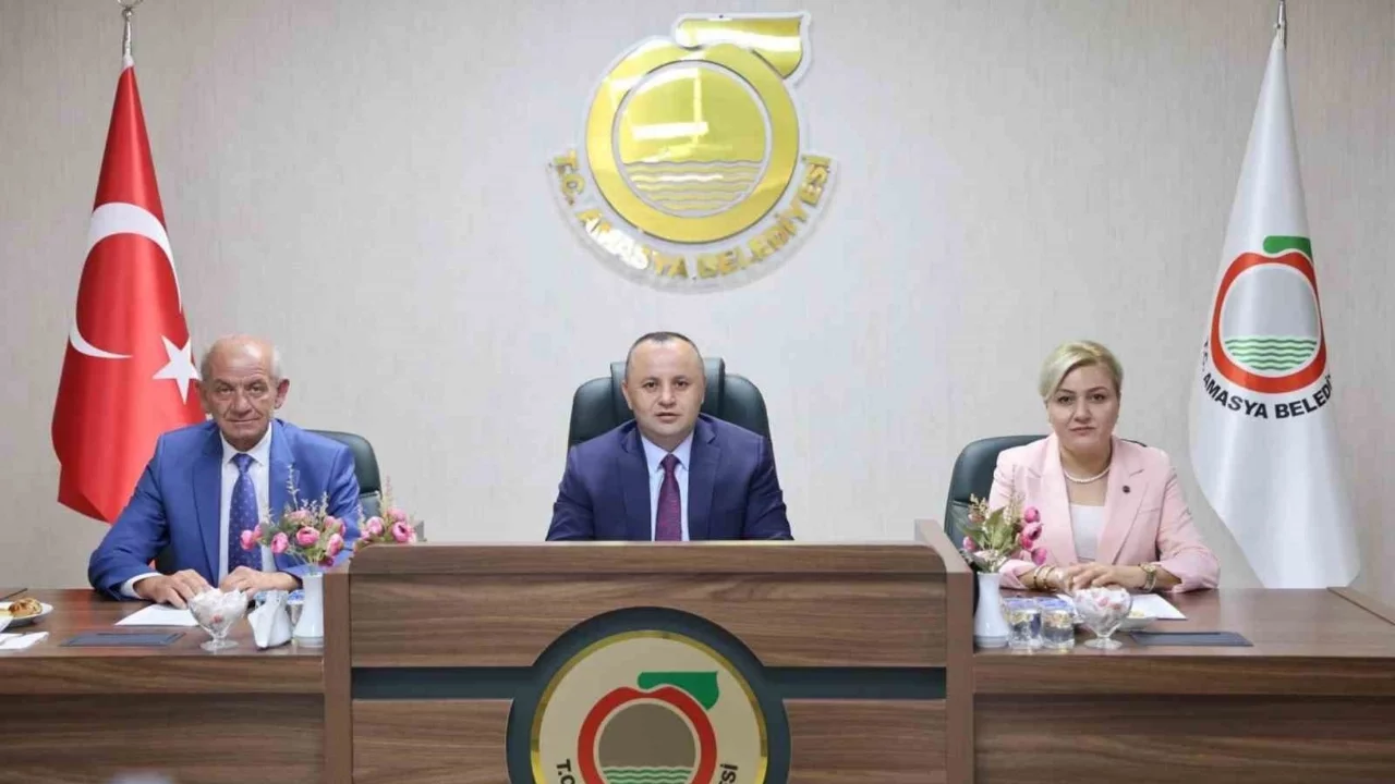 Amasya Belediye Başkanı CHP'den istifa ederek YENİ Parti'ye katıldı