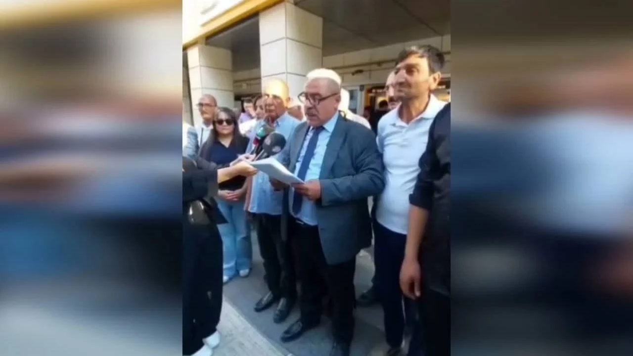 Elazığ'da 8 İlçe başkanı ve il genel meclis üyesi YENİ Parti'ye geçiyor
