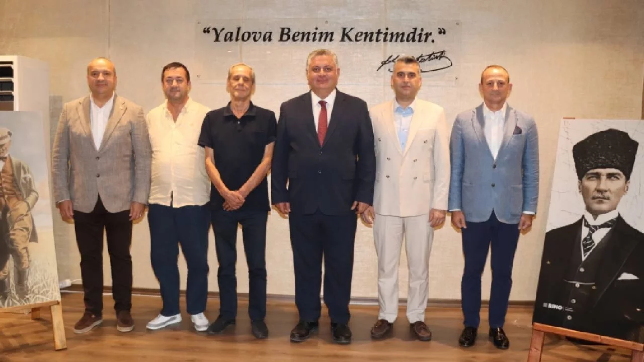 Yalova'da 6 CHP'li belediye başkanı YENİ Parti'ye geçti