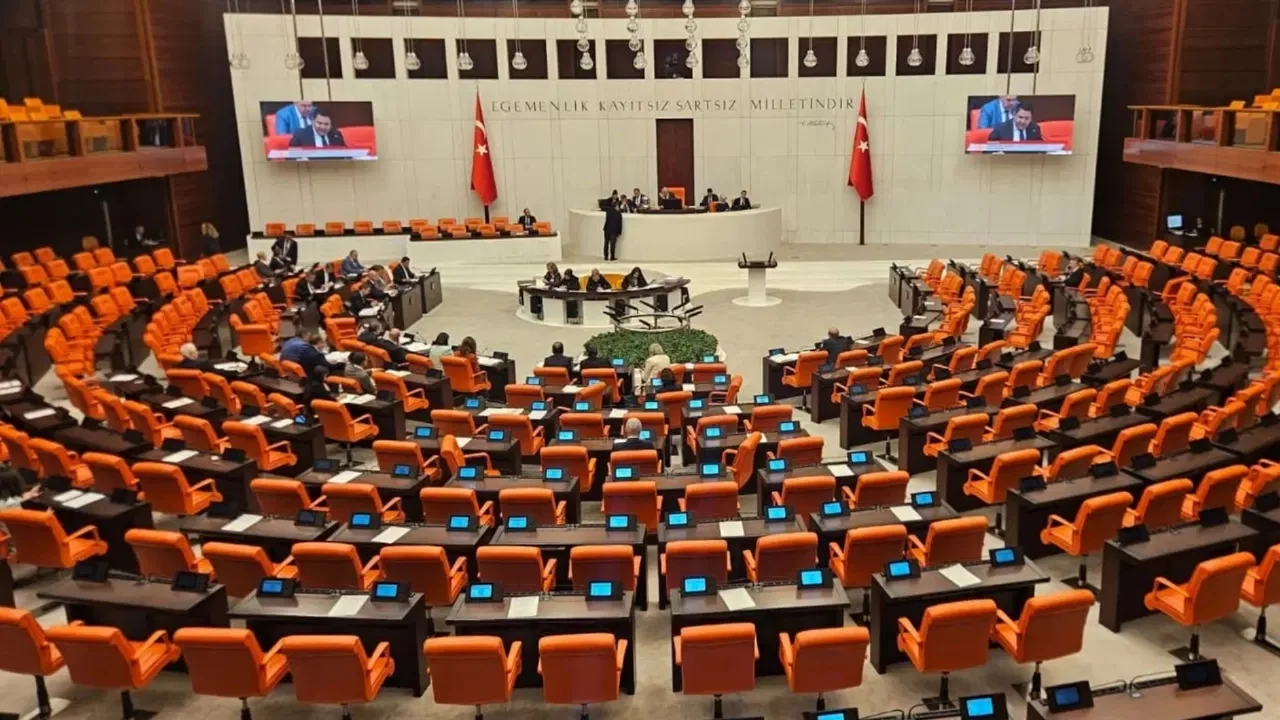 TBMM'de 'öğrenci affı' maddesi kabul edildi: Bir madde AK Parti'nin önergesiyle metinden çıkarıldı
