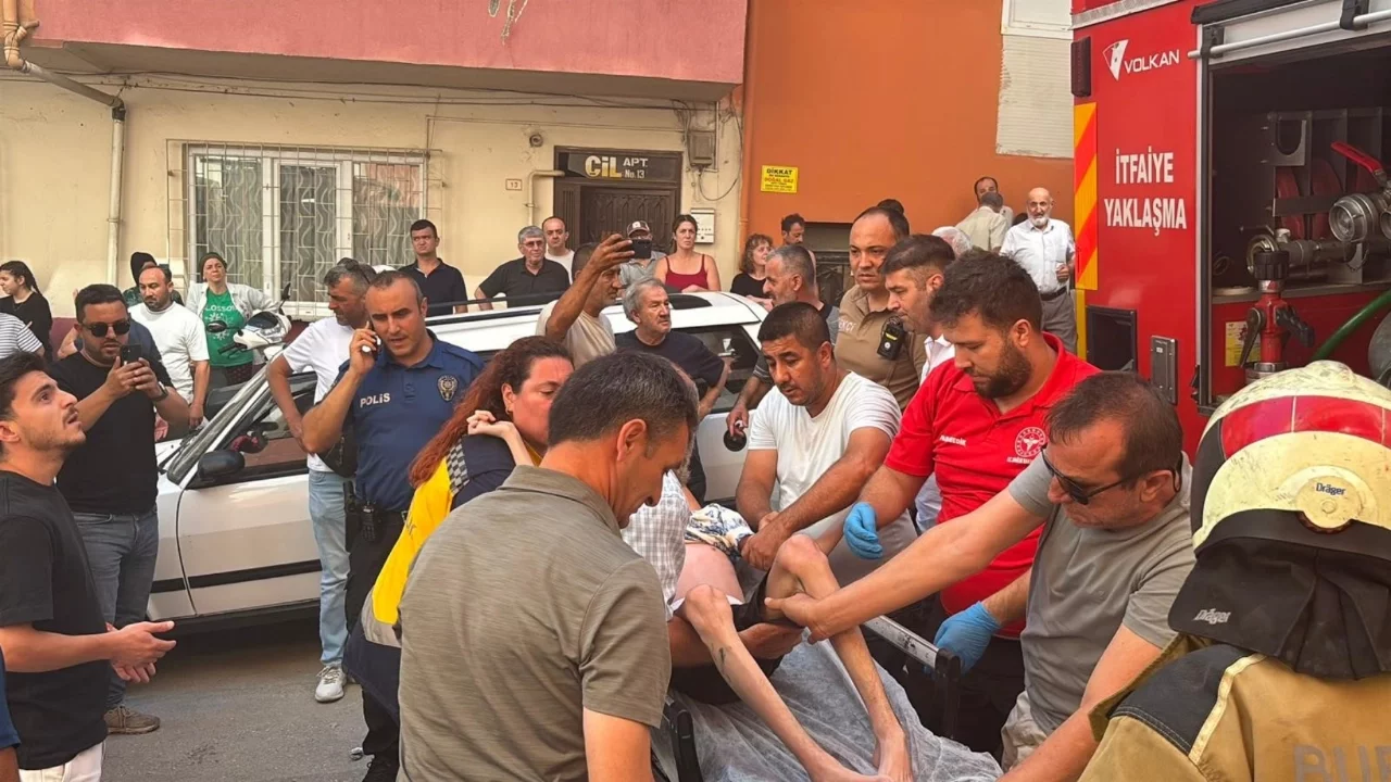 Bursa'da  engelli çocuk itfaiye ekiplerince yangından kurtarıldı
