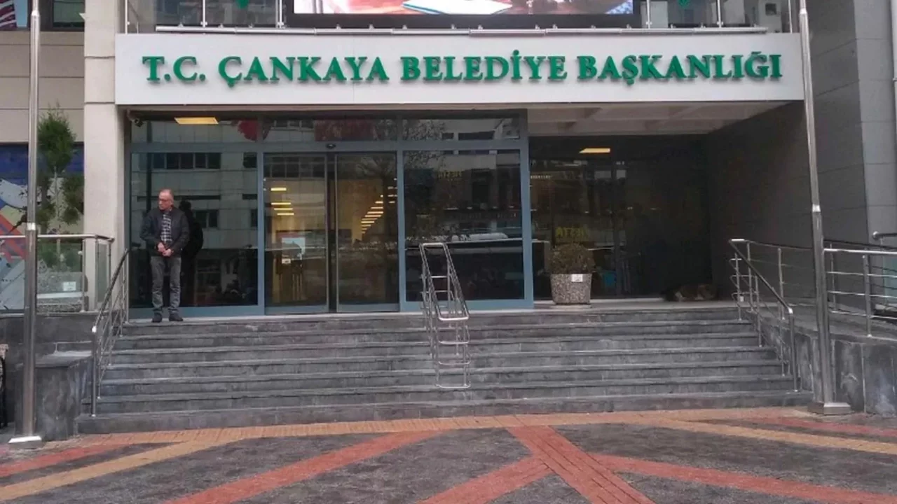 Çankaya Belediyesi'nde CHP'den istifa eden meclis üyeleri Yeni Parti'ye geçti