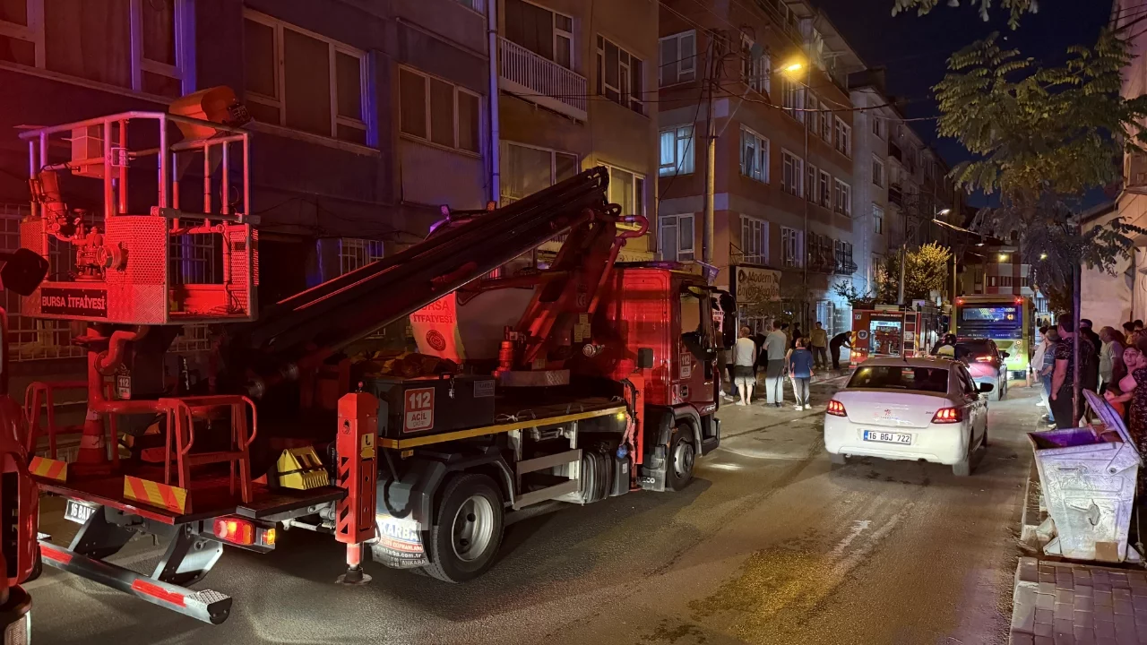 Bursa'da ev yangını can aldı! Oğlunun acı haberini alan babanın feryadı yürek dağladı...