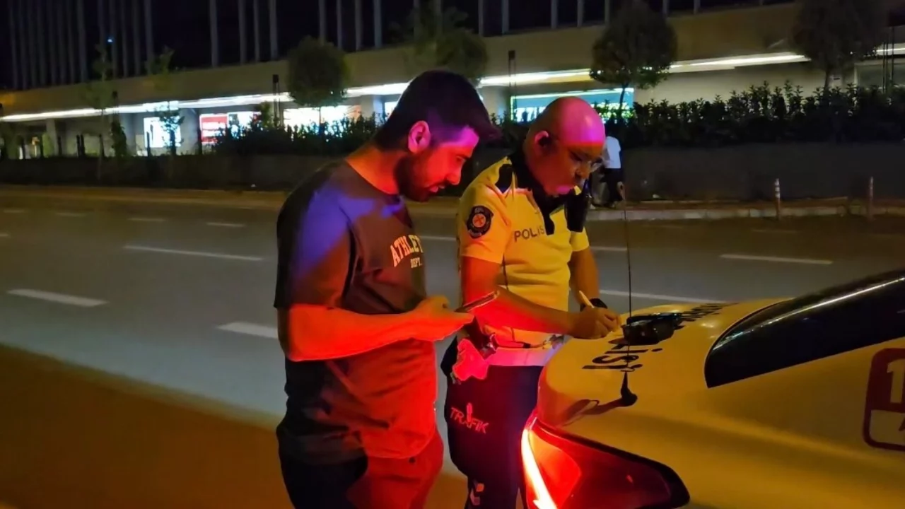 Bursa'da takla atan otomobilden burnu bile kanamadan çıktı