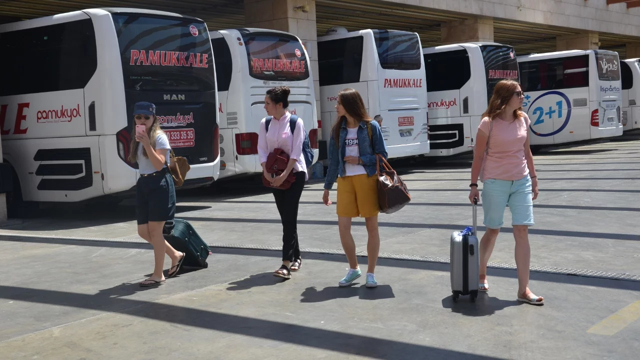Otobüs yolculuklarında bir devir kapanıyor! İkramlar ücretli olabilir