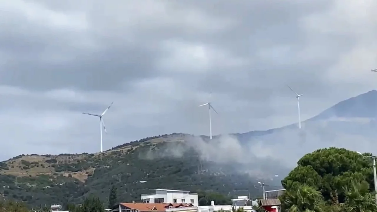 Narlı'daki yangınına havadan ve karadan müdahale ediliyor
