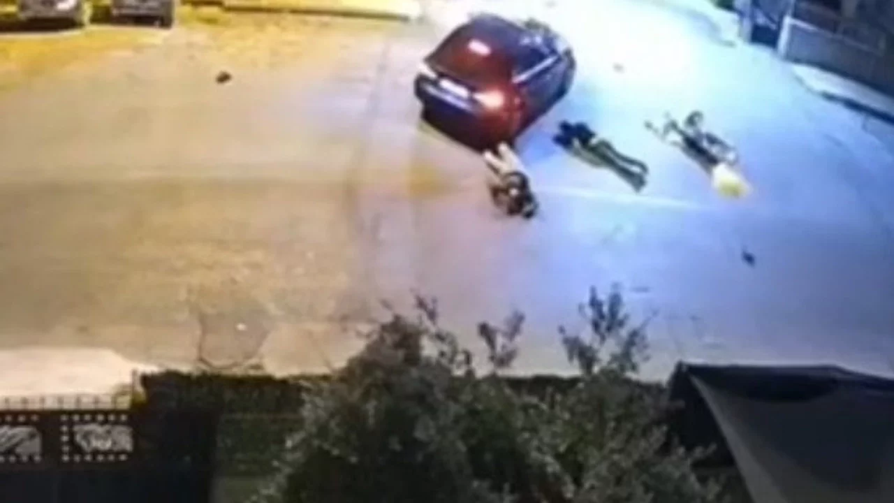 Çarptığı yaralıları otomobiliyle ezerek kaçtı