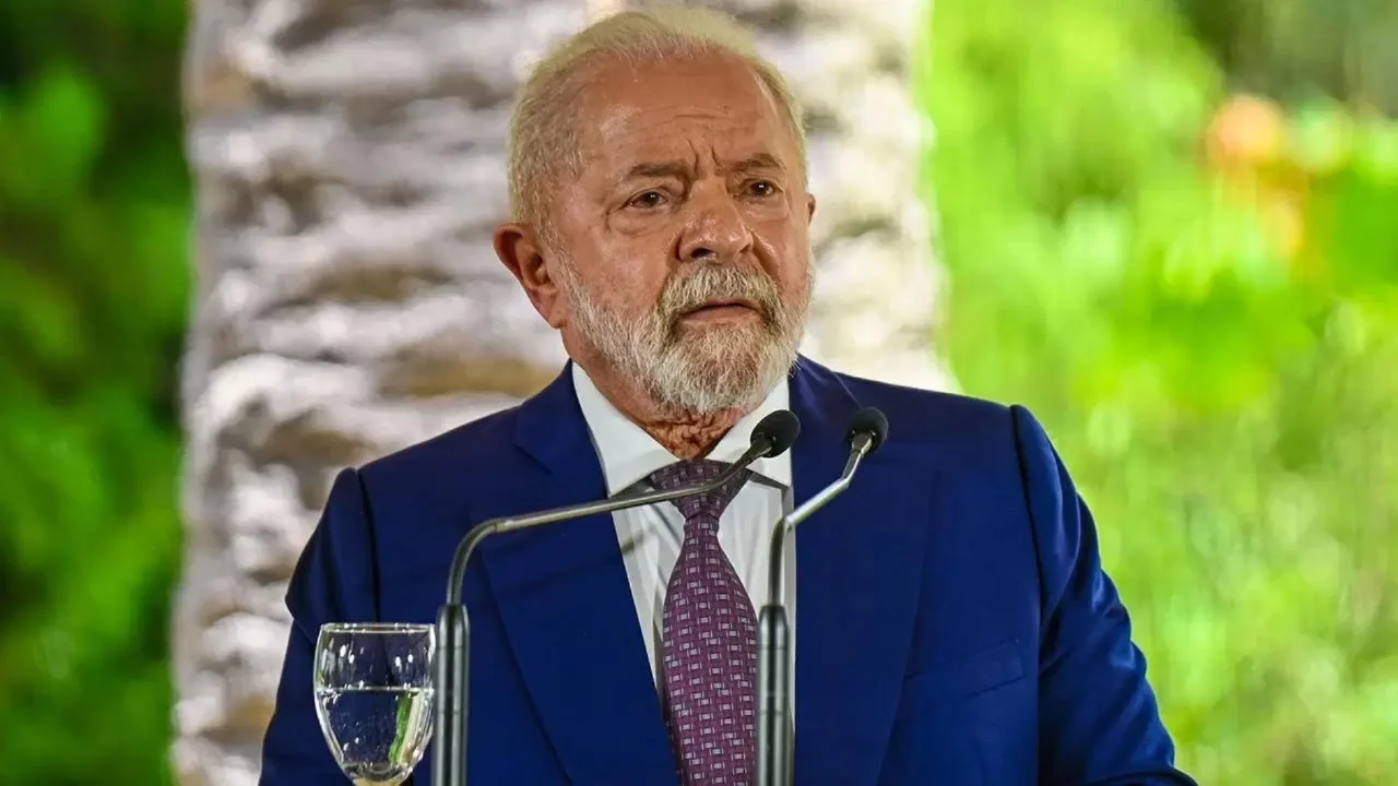 Lula da Silva, yeniden devlet başkanı adayı ilan edildi: 'Yaşadığım sürece bu ülkeyi aşırı sağ ye...