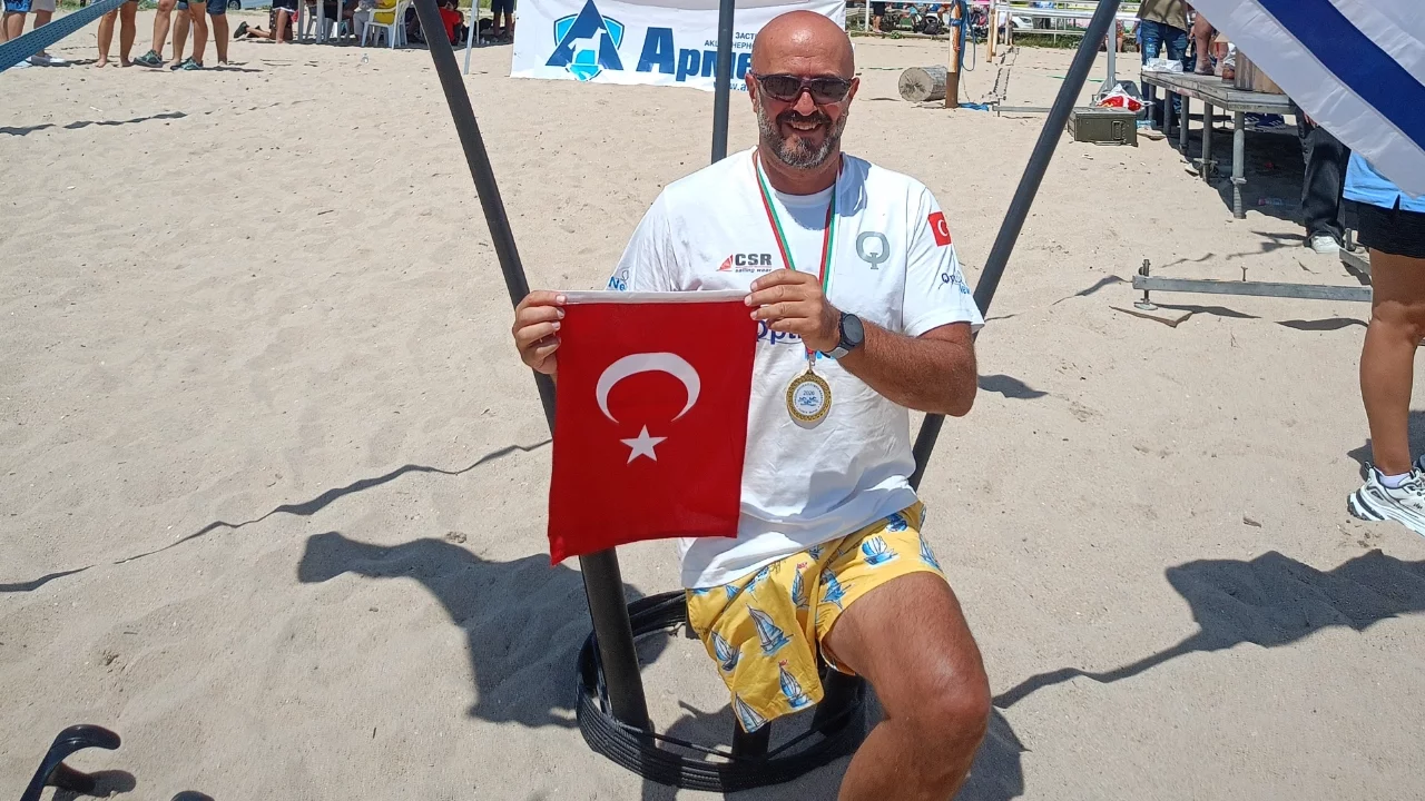 Bursalı Ömer Kalay engelleri yüzme, yelken ve kürekle aştı