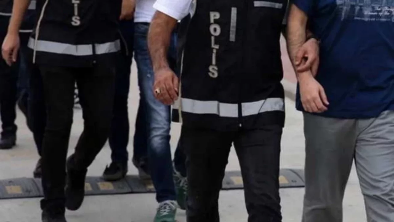 Usulsüz yolla Türk vatandaşlığı dağıtmışlar! 7 şirkete kayyum atandı